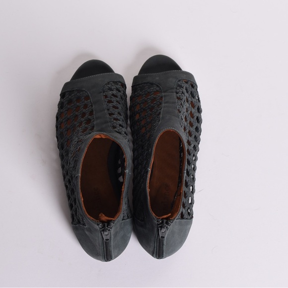 Sundance Women’s Delphia peep toe leather sandals, blue, size EU38/US 7.5 - Picture 10 of 10